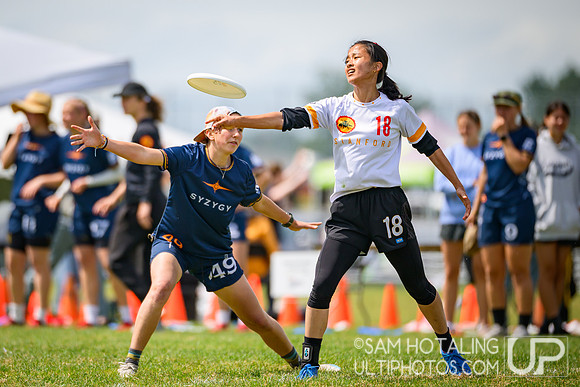 Stanford Superfly vs Carleton College-Syzygy in quarterfinals at USAU D-I College Championships