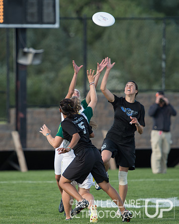 2012 USAU D-I College Championships Sunday Action