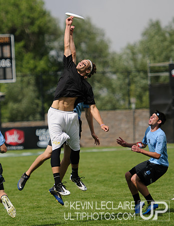 2012 USAU D-I College Championships Sunday Action