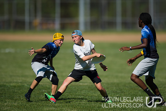 2014 USAU D-I College Champs Friday Round 5 Action