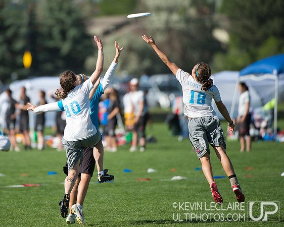 2012 USAU D-I College Championships Sunday Action