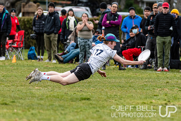 The ninth annual Douglas Bowl featuring UVIC and UBC Women’s and Open Ultimate teams.