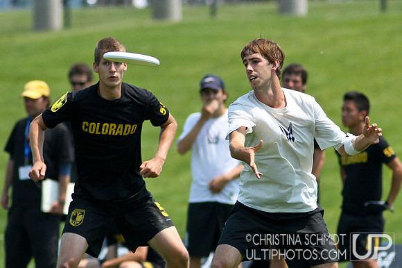 2012 USAU D-I College Championships Saturday Round 2 Action