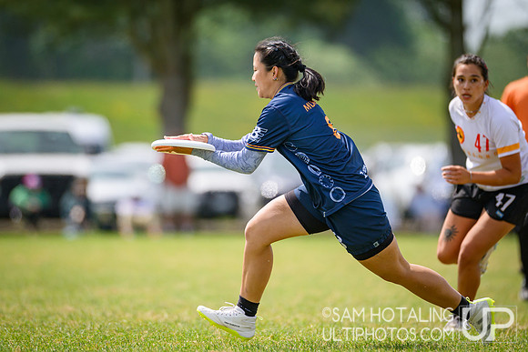 Stanford Superfly vs Carleton College-Syzygy in quarterfinals at USAU D-I College Championships