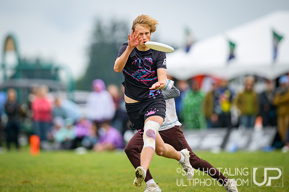 Highlights: Lewis & Clark Bacchus vs Middlebury Pranksters (M) in finals at USAU D-III College Championships