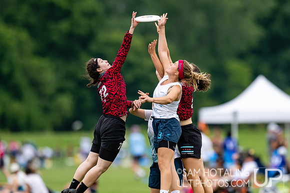 Box Vienna Ultimate vs Chicago Nemesis in pool play at World Ultimate Club Championships