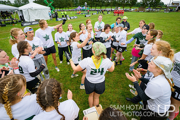 Haverford/Bryn Mawr Sneetches vs Wesleyan Vicious Circles in finals at USAU D-III College Championships