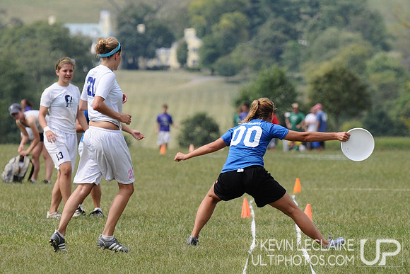 Sunday Women's Division - Georgetown v. Dirty Ladies A - 2009 Capital Sectionals