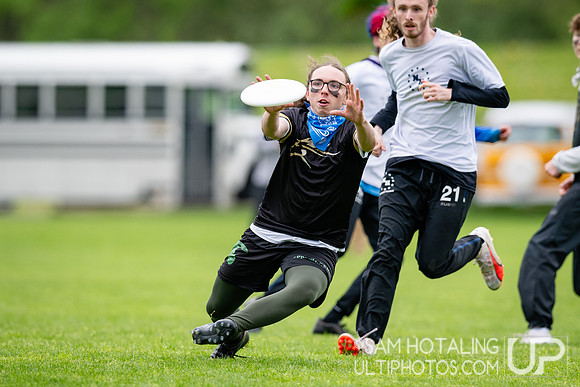 Pool play round IV at DiscNW Spring Reign