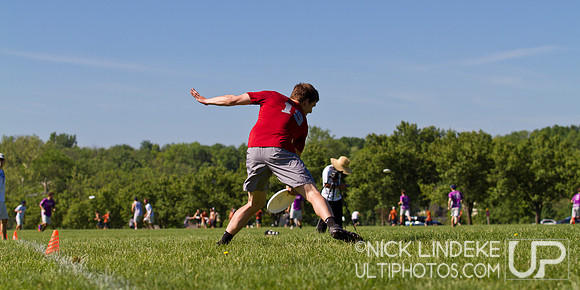 2014 USAU D-I College Champs Saturday Action