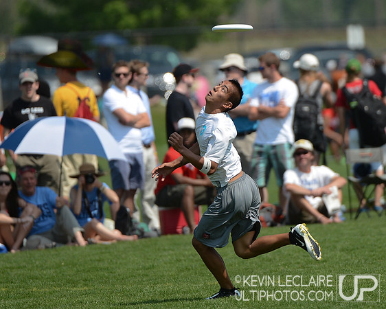 2012 USAU D-I College Championships Saturday Action