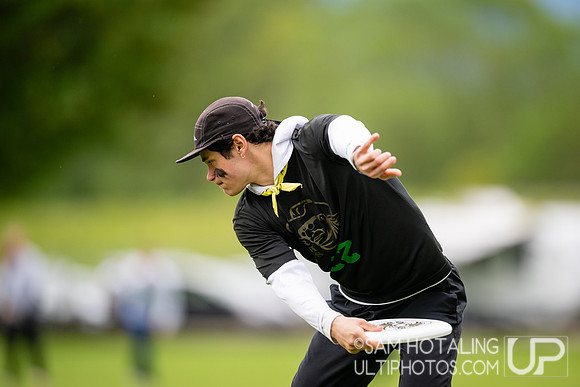 Pool play round IV at DiscNW Spring Reign