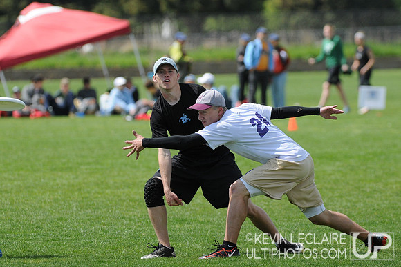 Friday 10:30am round -- 2011 USAU College Championships