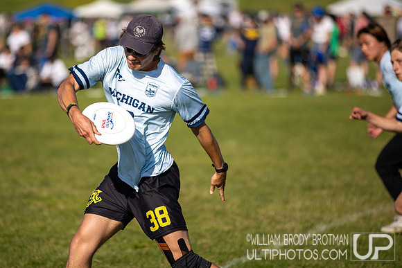 Day 2 of the USA Ultimate D-I College Championships