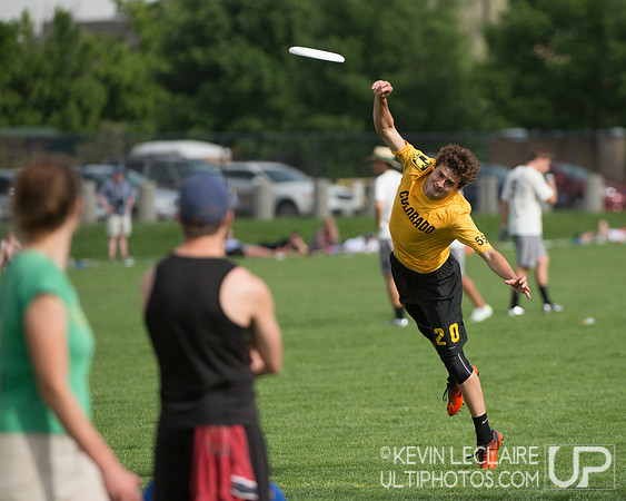 2012 USAU D-I College Championships Saturday Action