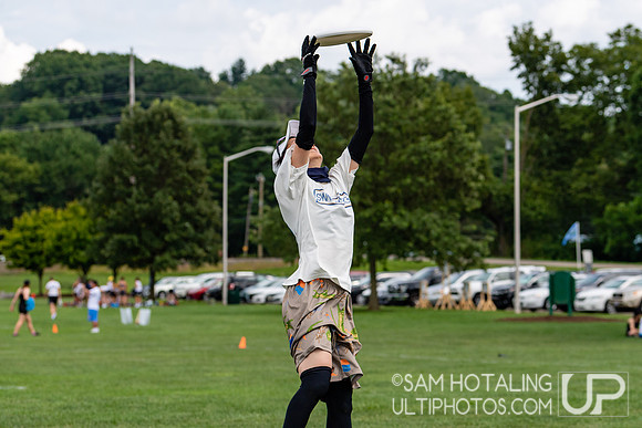 Chicago Nemesis vs Swampybarg in pool play at World Ultimate Club Championships