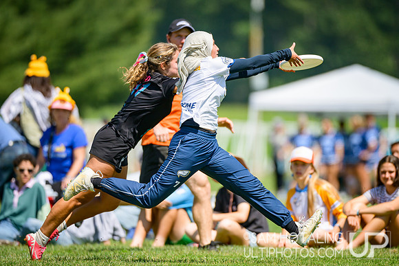 Saturday pool play at USAU D-I College Championships