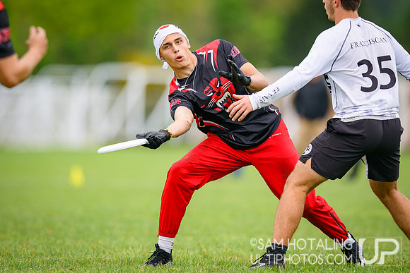 Round III pool play at USAU D-III College Championships
