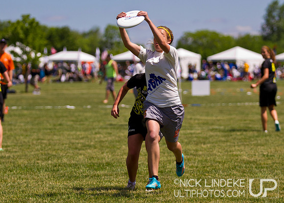 2014 USAU D-I College Champs Friday Action