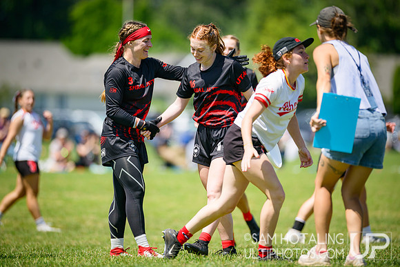 Saturday pool play at USAU D-I College Championships