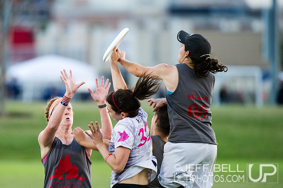 USAU_Nationals_2013_Friday_20131018_182354_JBP6792