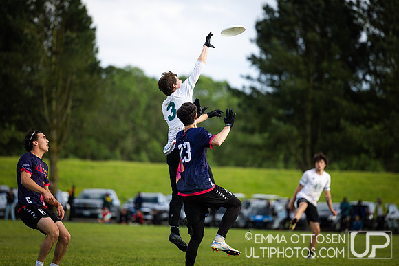 Sunday full coverage from USAU D-IIII College Championships: Semi-Finals