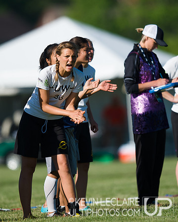 2014 USAU D-I College Champs Saturday Round 1 Action