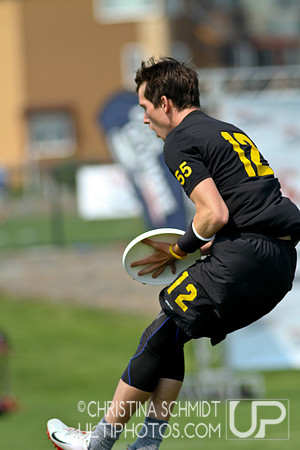 2012 USAU D-I College Championships Saturday Round 2 Action