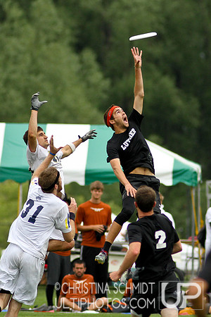 2012 USAU D-I College Championships Friday Round 1 Action