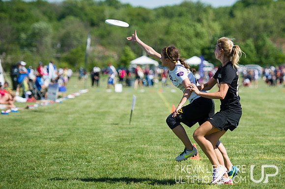 2014 USAU D-I College Champs Friday Round 5 Action