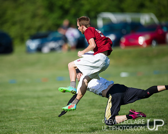2014 USAU D-I College Champs Friday Round 1 Action
