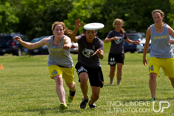 2014 USAU D-I College Champs Saturday Action