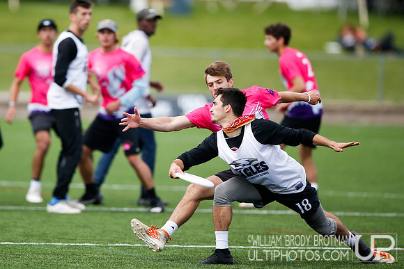 Day 2 of USA Ultimate 2022 D-III College Championships