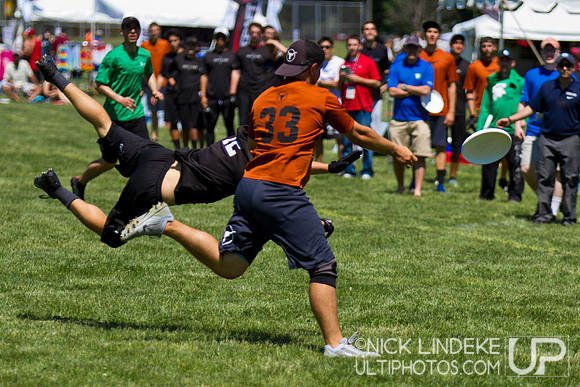 2014 USAU D-I College Champs Friday Action