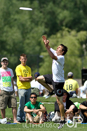2012 USAU D-I College Championships Friday Round 1 Action