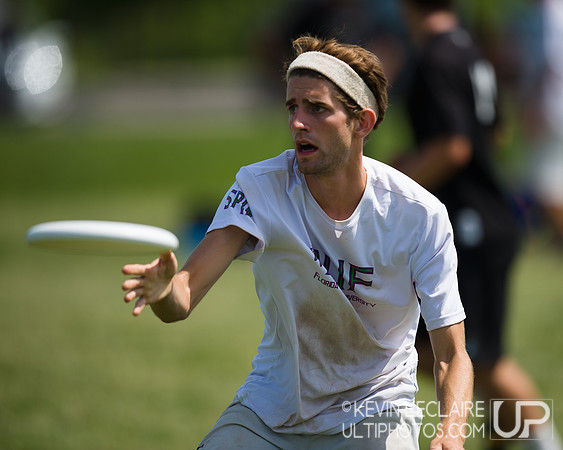 2014 USAU D-I College Champs Saturday Round 4 Action