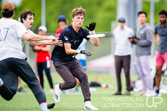 Men’s pool play at USAU DI College Championships