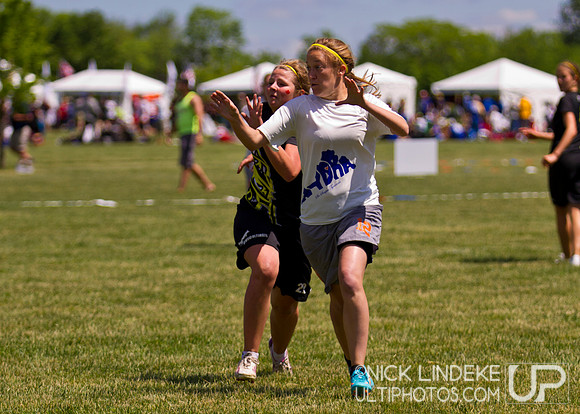2014 USAU D-I College Champs Friday Action