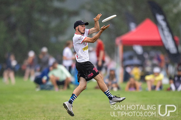 CUSB Open vs Sunder in pool play at World Ultimate Club Championships