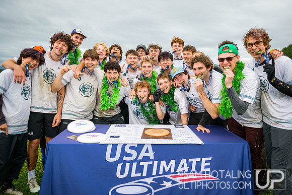 Highlights: Lewis & Clark Bacchus vs Middlebury Pranksters (M) in finals at USAU D-III College Championships