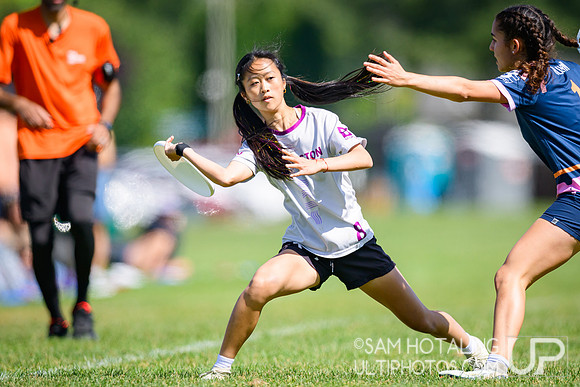 Saturday pool play at USAU D-I College Championships