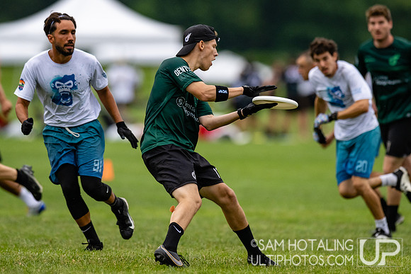 Gentle vs Guayota in pool play at World Ultimate Club Championships
