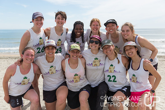 Porcupineapples Team Photo Saturday - 2025 Beach Championships