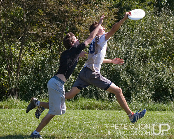 Sunday Round 2 Action -- 2011 Hucks off the Hilltop