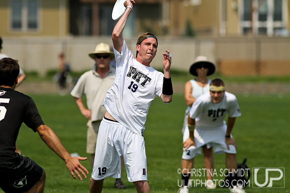 2012 USAU D-I College Championships Saturday Round 2 Action