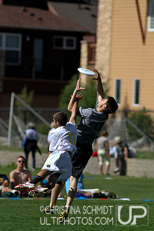 2012 USAU D-I College Championships Sunday Action