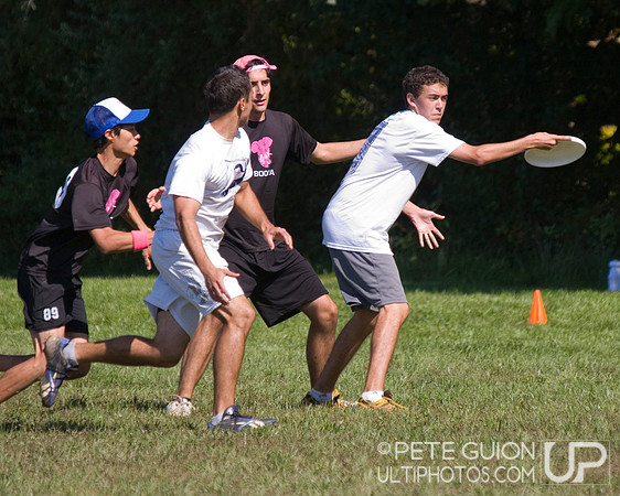 Sunday Round 2 Action -- 2011 Hucks off the Hilltop