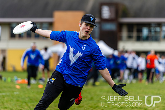 The ninth annual Douglas Bowl featuring UVIC and UBC Women’s and Open Ultimate teams.