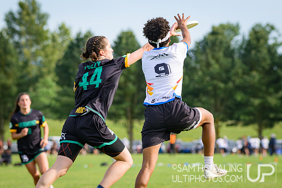 Pool play at USAU D-I College Championships