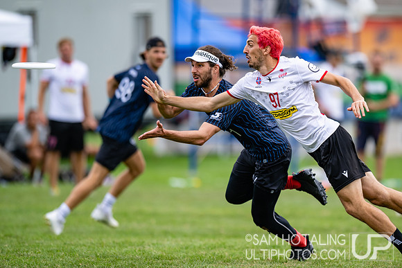 CUSB Open vs Mephisto in pool play at World Ultimate Club Championships